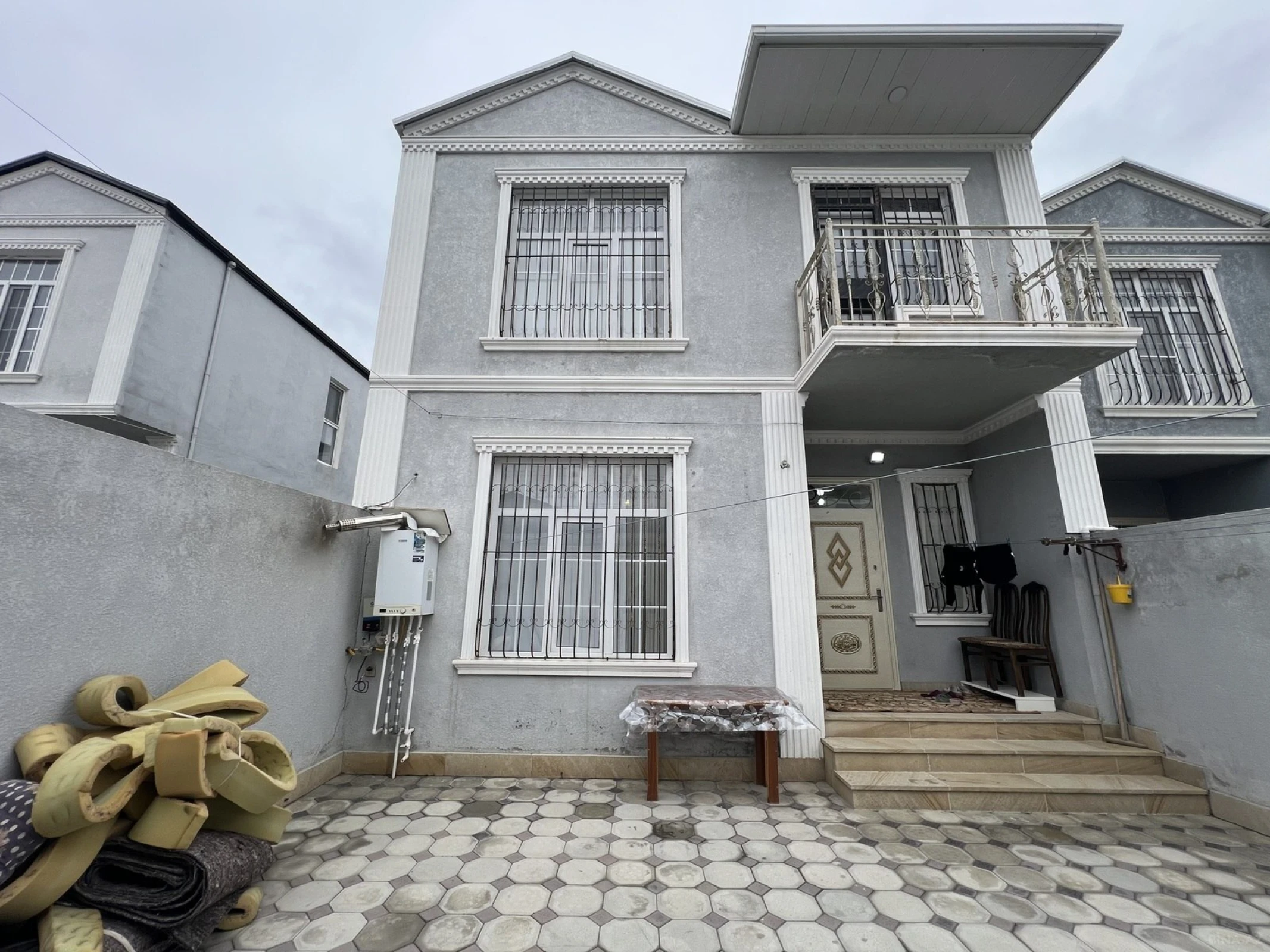 Satılır 4 otaqlı həyət evi 140 m²