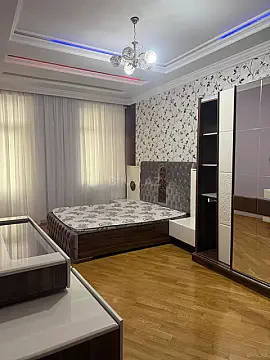 Kirayə verilir 4 otaqlı mənzil 143 m²