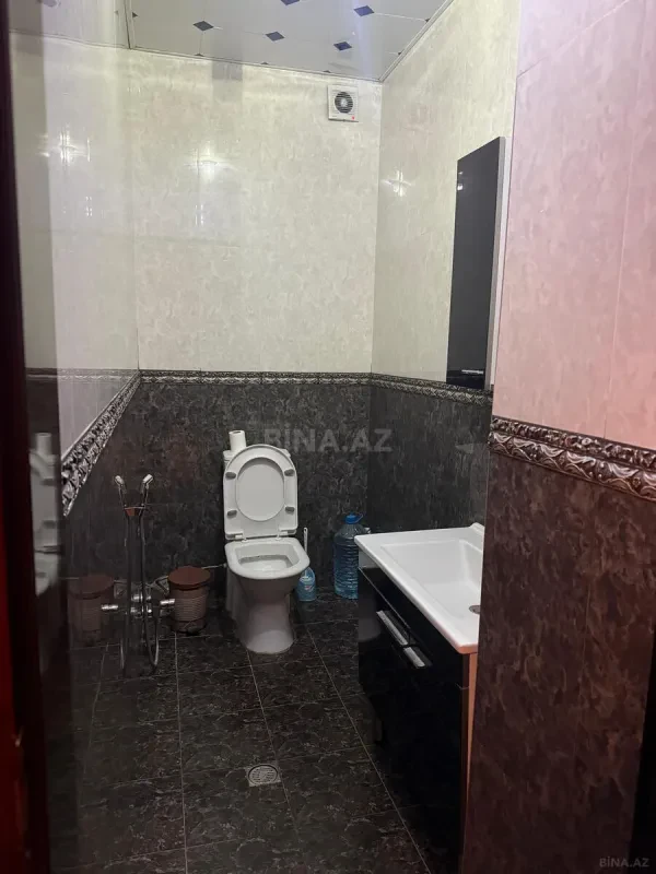 Kirayə verilir 4 otaqlı mənzil 143 m²