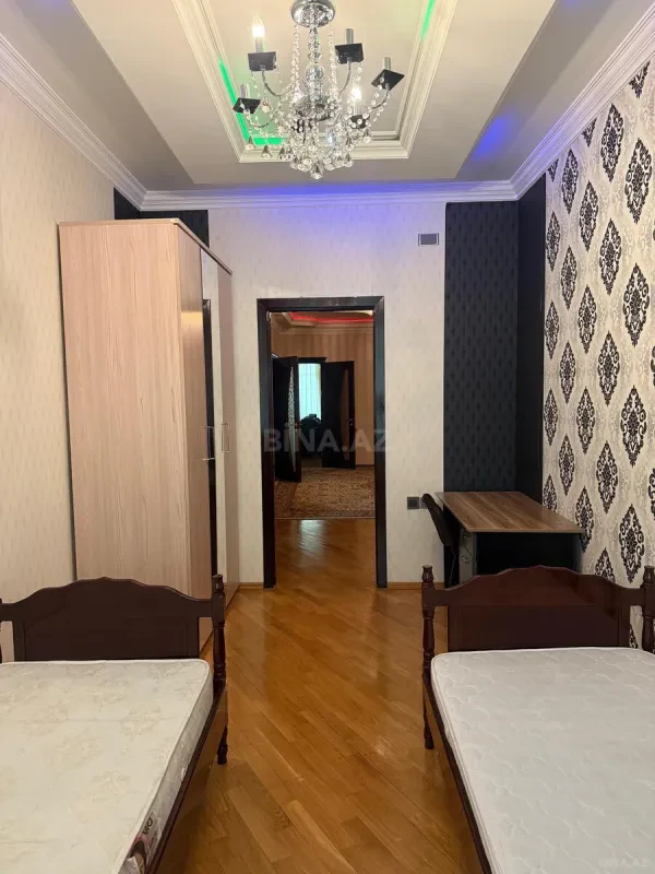 Kirayə verilir 4 otaqlı mənzil 143 m²