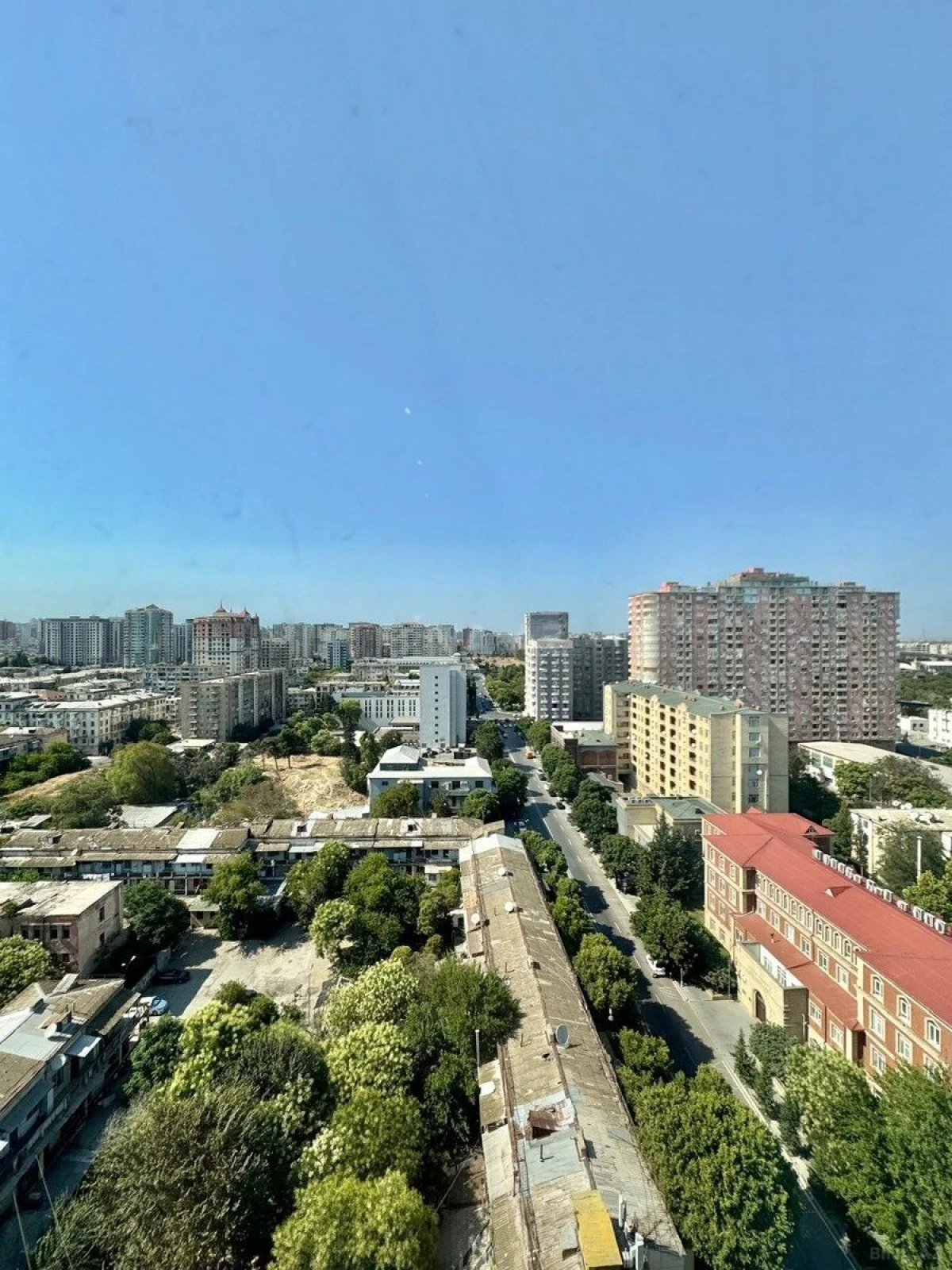 Satılır 3 otaqlı mənzil 141 m²