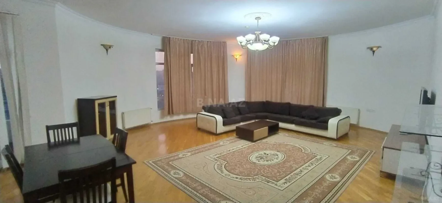Satılır 4 otaqlı mənzil 220 m²