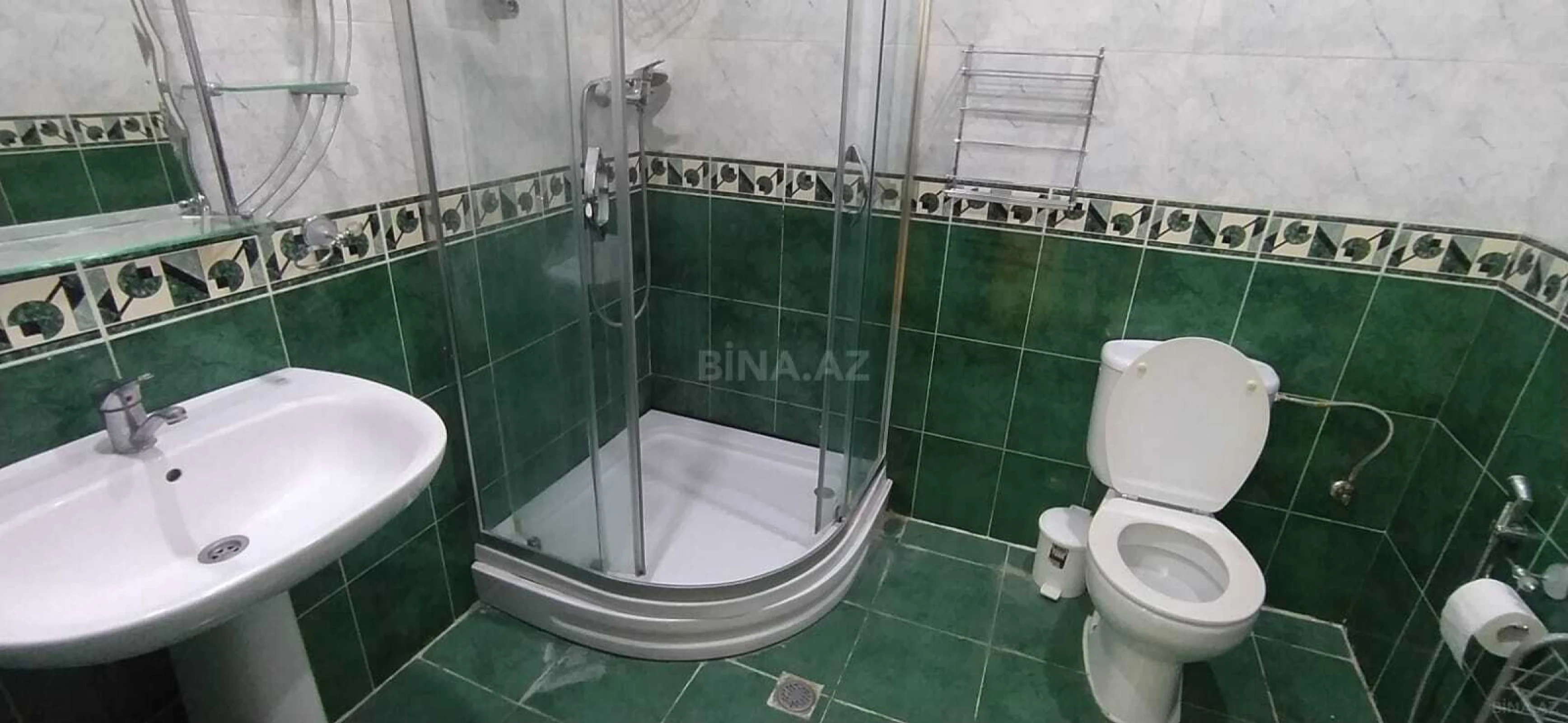 Satılır 4 otaqlı mənzil 220 m²