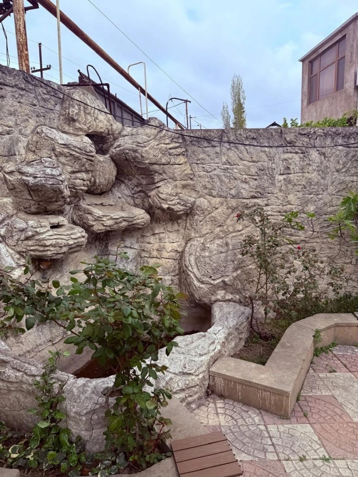 Satılır 4 otaqlı həyət evi 150 m²