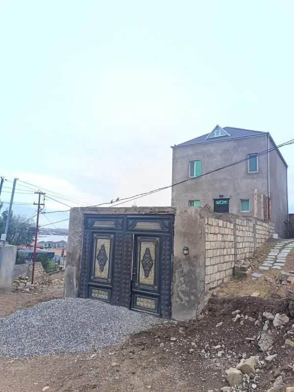 Satılır 4 otaqlı həyət evi 125 m²