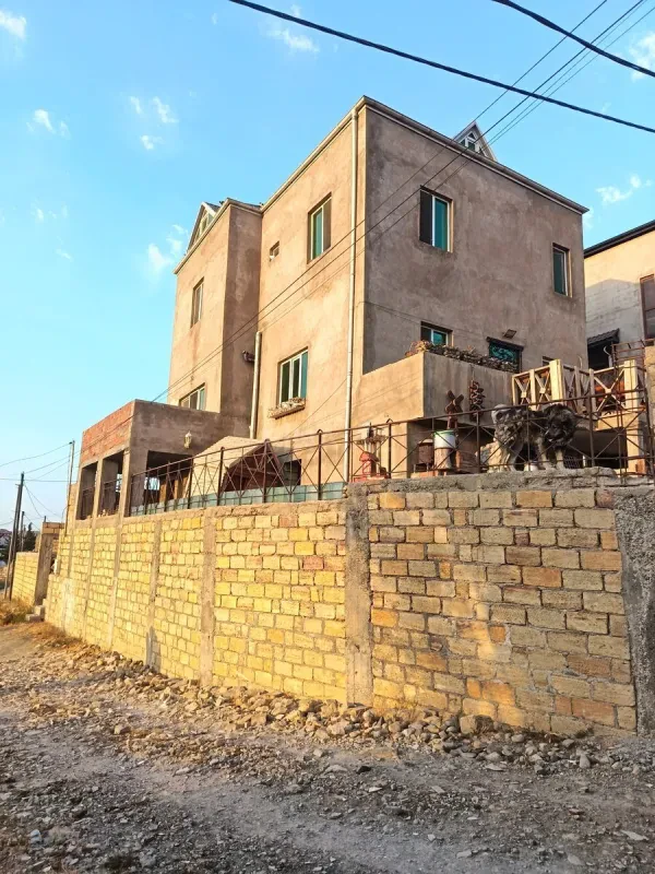 Satılır 4 otaqlı həyət evi 125 m²