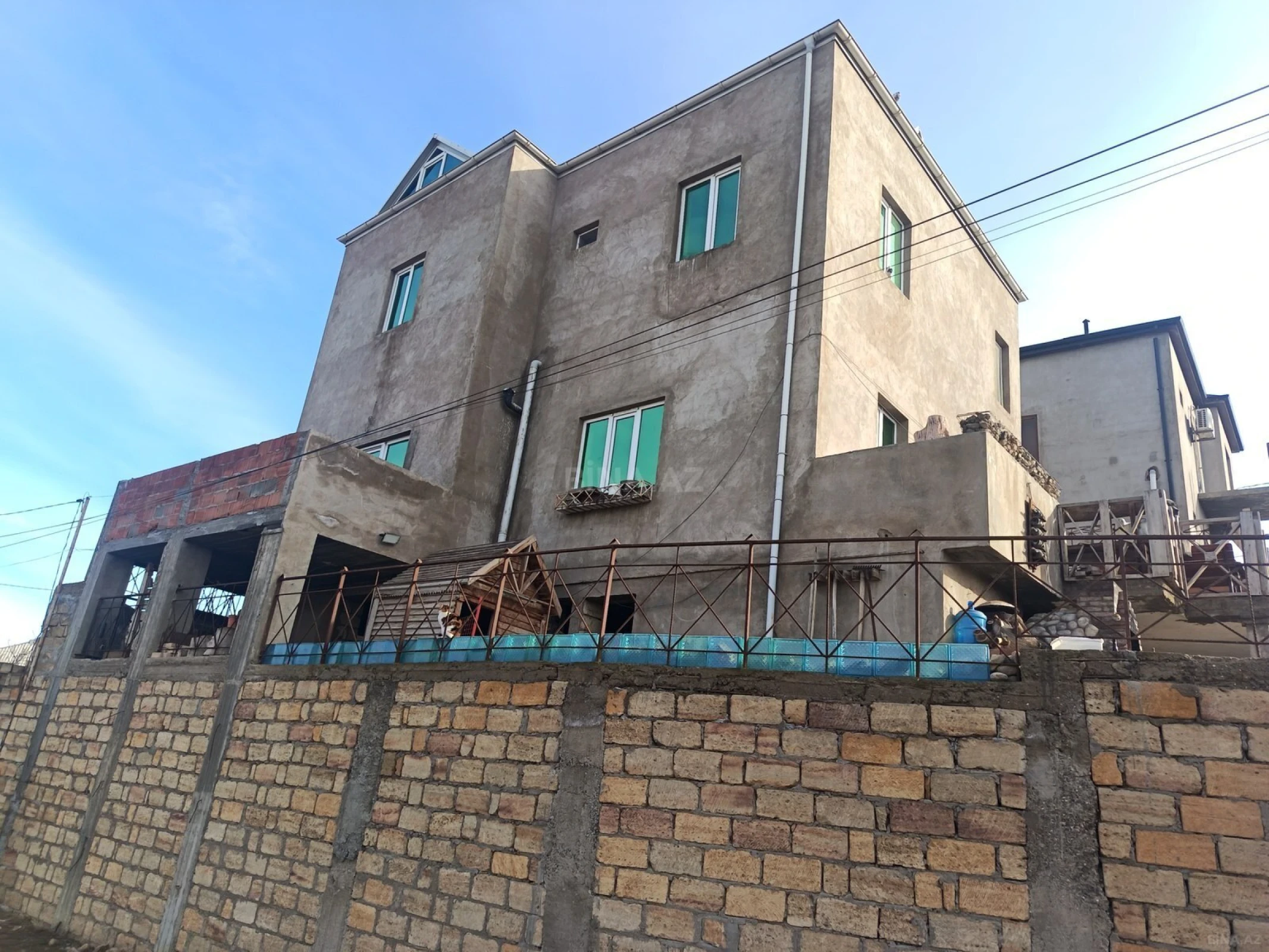 Satılır 4 otaqlı həyət evi 125 m²