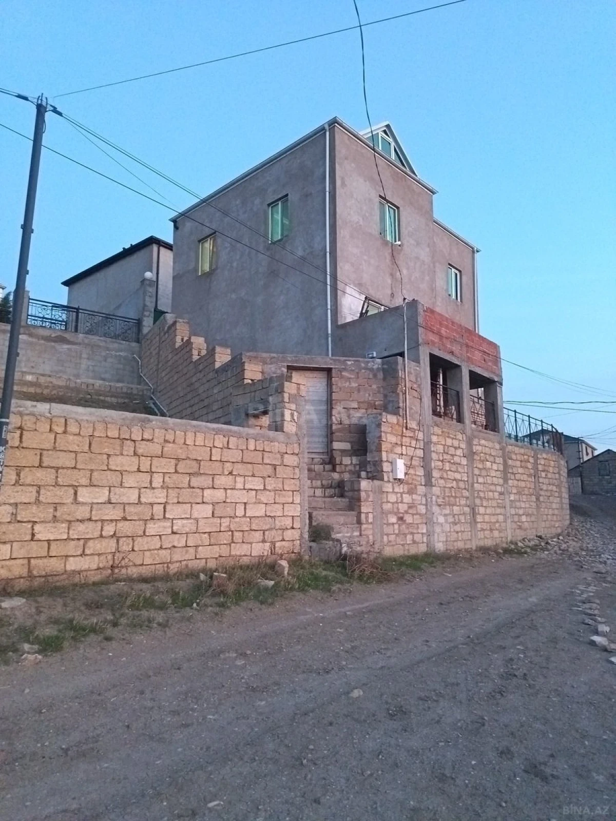 Satılır 4 otaqlı həyət evi 125 m²