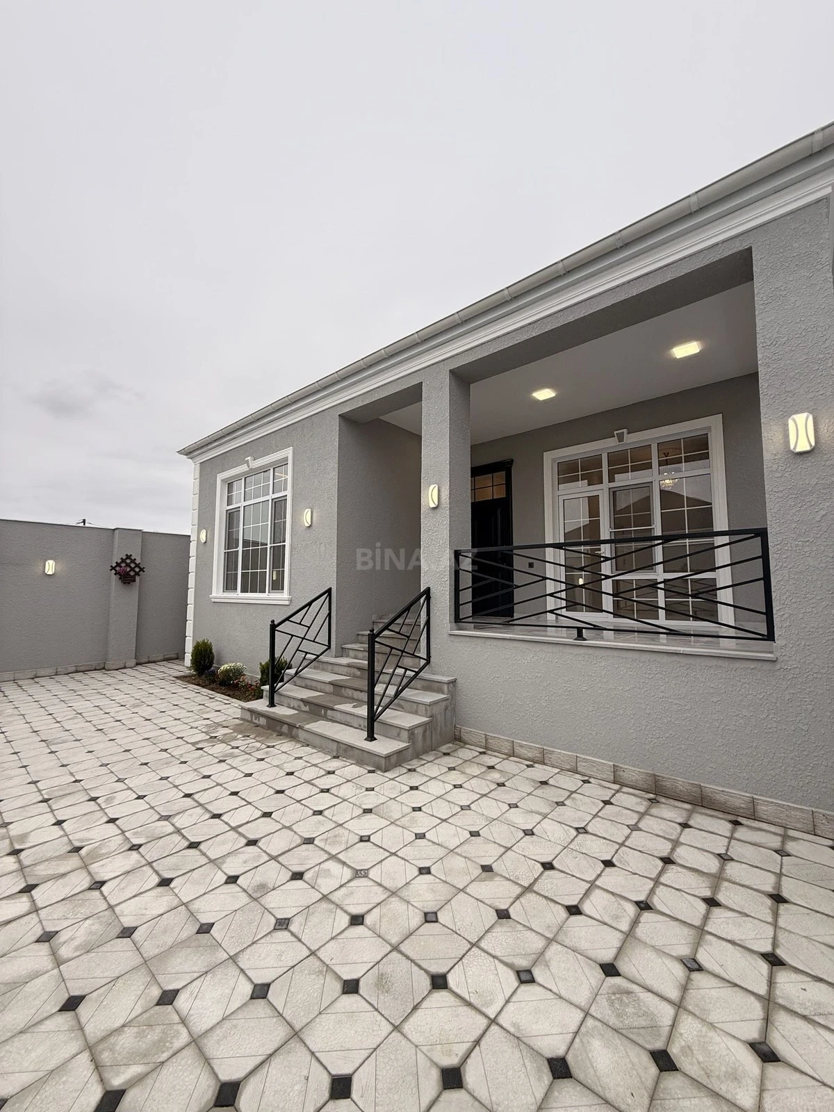 Satılır 4 otaqlı həyət evi 140 m²