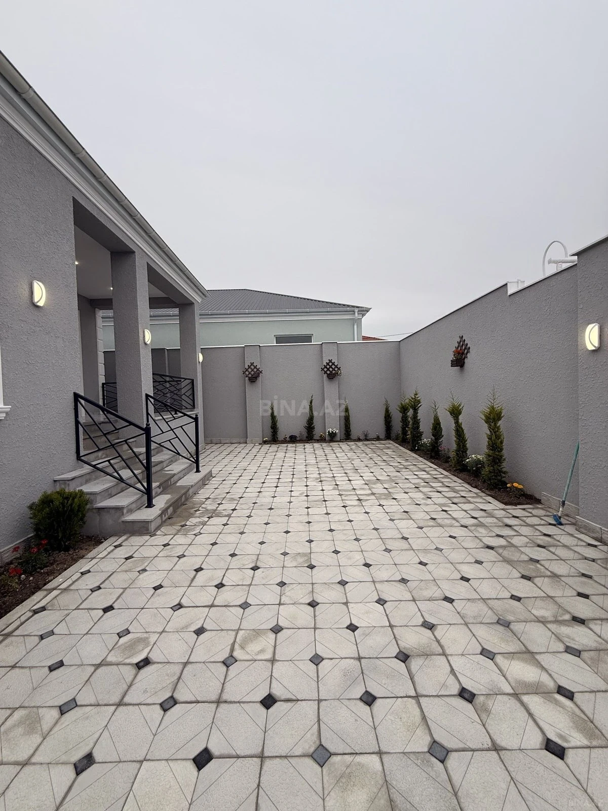 Satılır 4 otaqlı həyət evi 140 m²