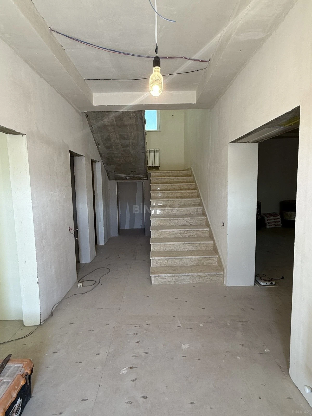 Satılır 6 otaqlı həyət evi 265 m²