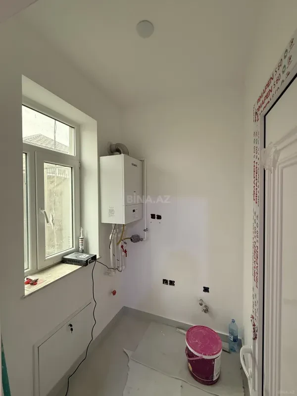 Satılır 6 otaqlı həyət evi 265 m²