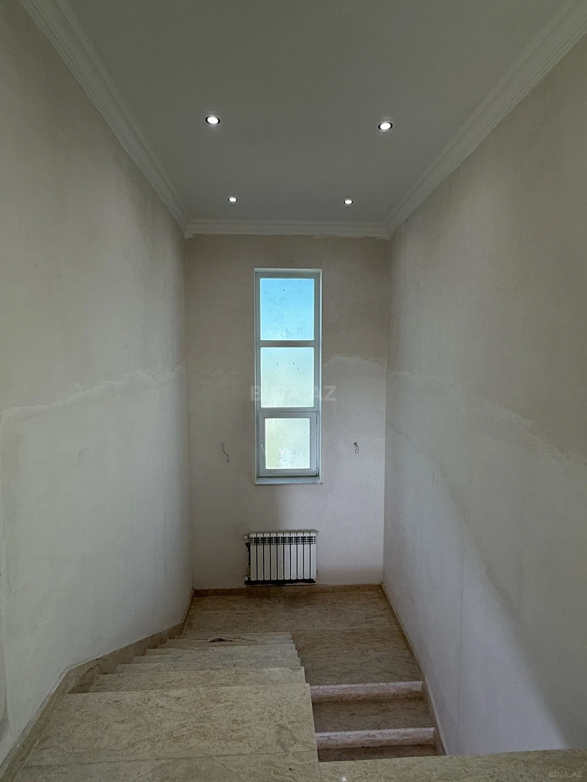 Satılır 6 otaqlı həyət evi 265 m²