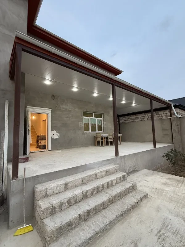 Satılır 6 otaqlı həyət evi 265 m²