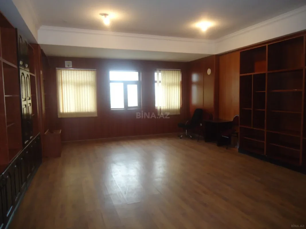 Kirayə verilir 1 otaqlı ofis 42 m²