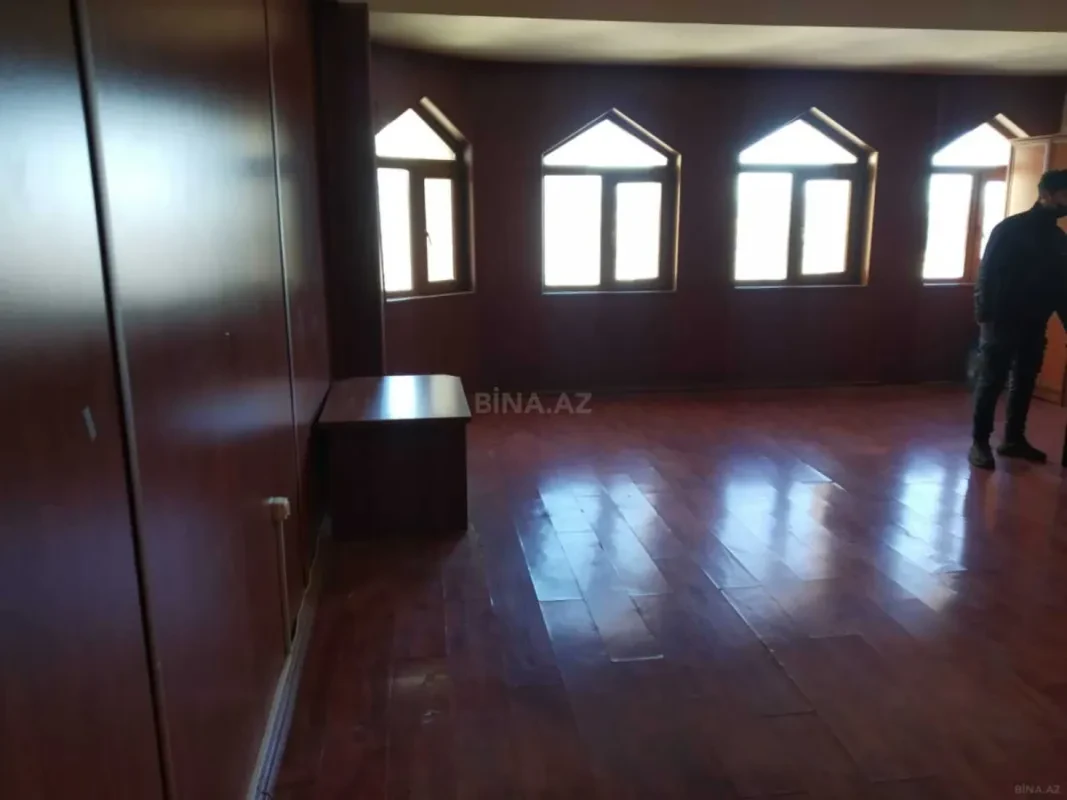 Kirayə verilir 1 otaqlı ofis 42 m²