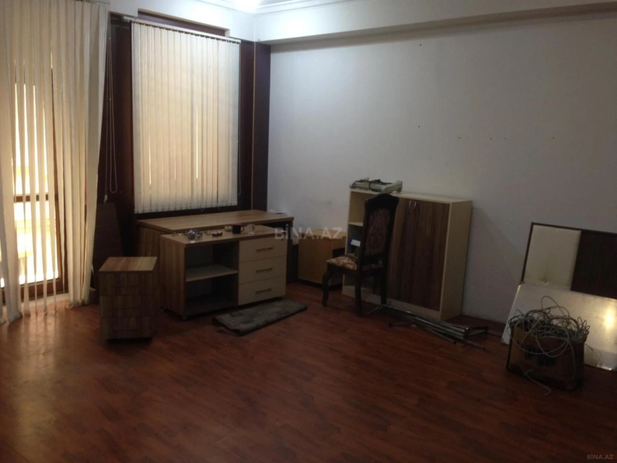 Kirayə verilir 1 otaqlı ofis 42 m²