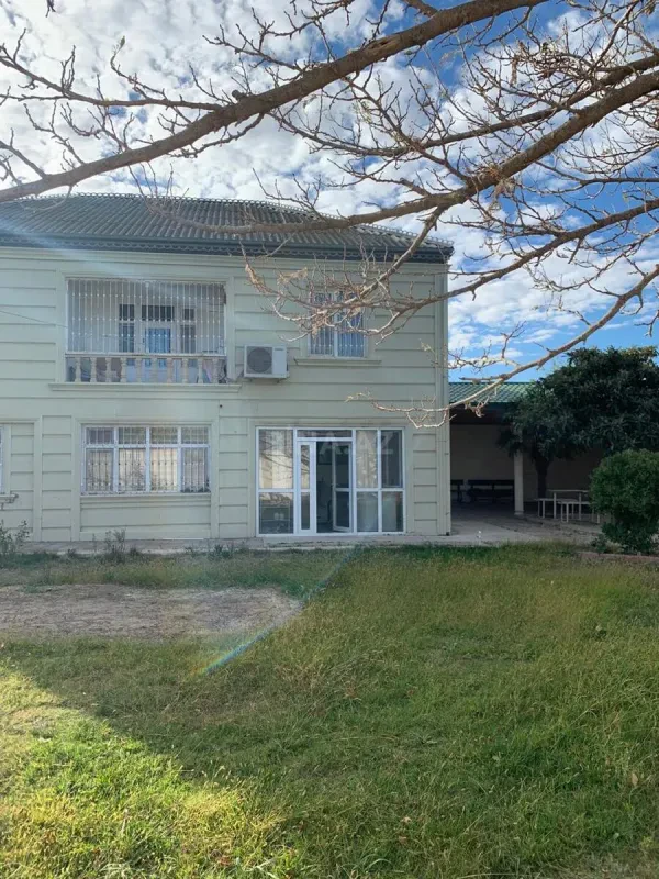 Satılır 6 otaqlı həyət evi 280 m²