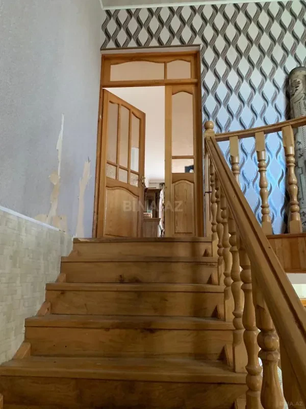 Satılır 6 otaqlı həyət evi 280 m²