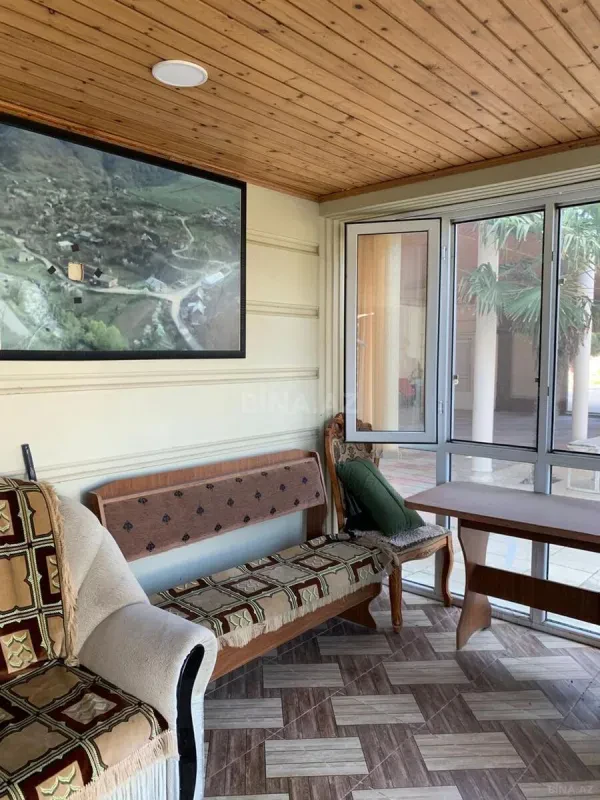 Satılır 6 otaqlı həyət evi 280 m²