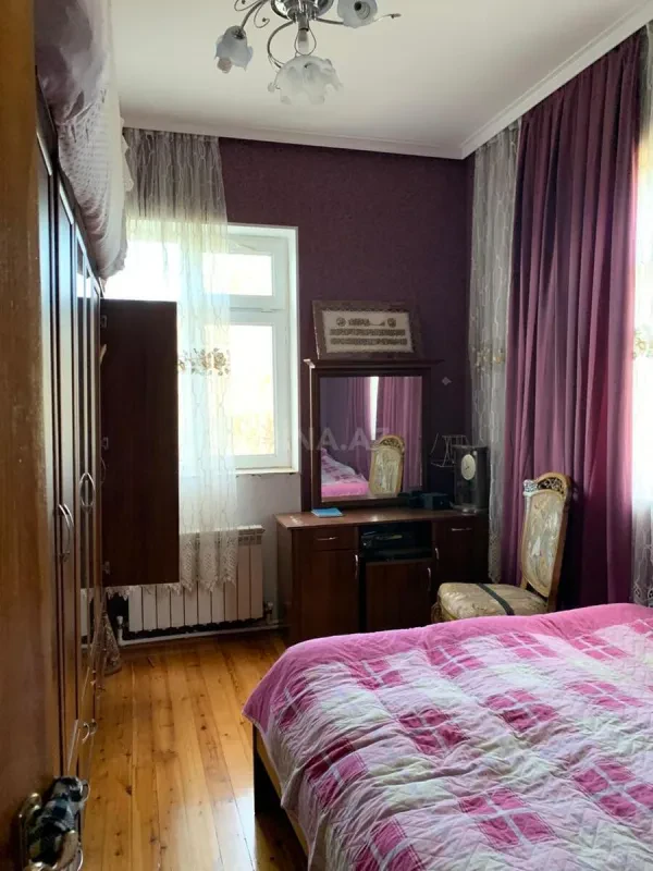 Satılır 6 otaqlı həyət evi 280 m²