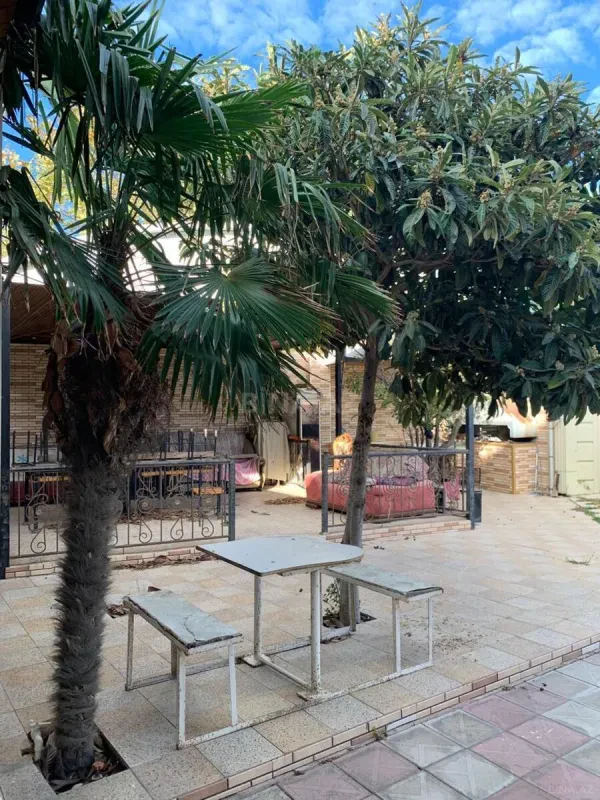 Satılır 7 otaqlı həyət evi 300 m²