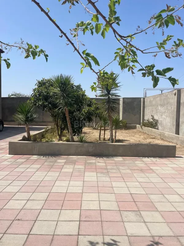 Satılır 7 otaqlı həyət evi 300 m²