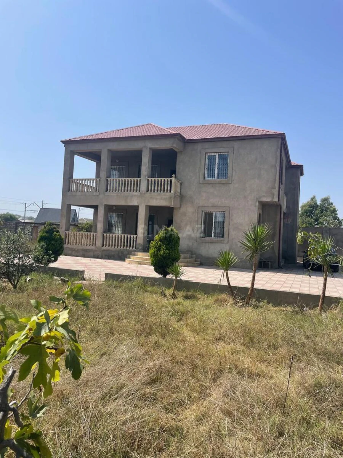Satılır 7 otaqlı həyət evi 300 m²