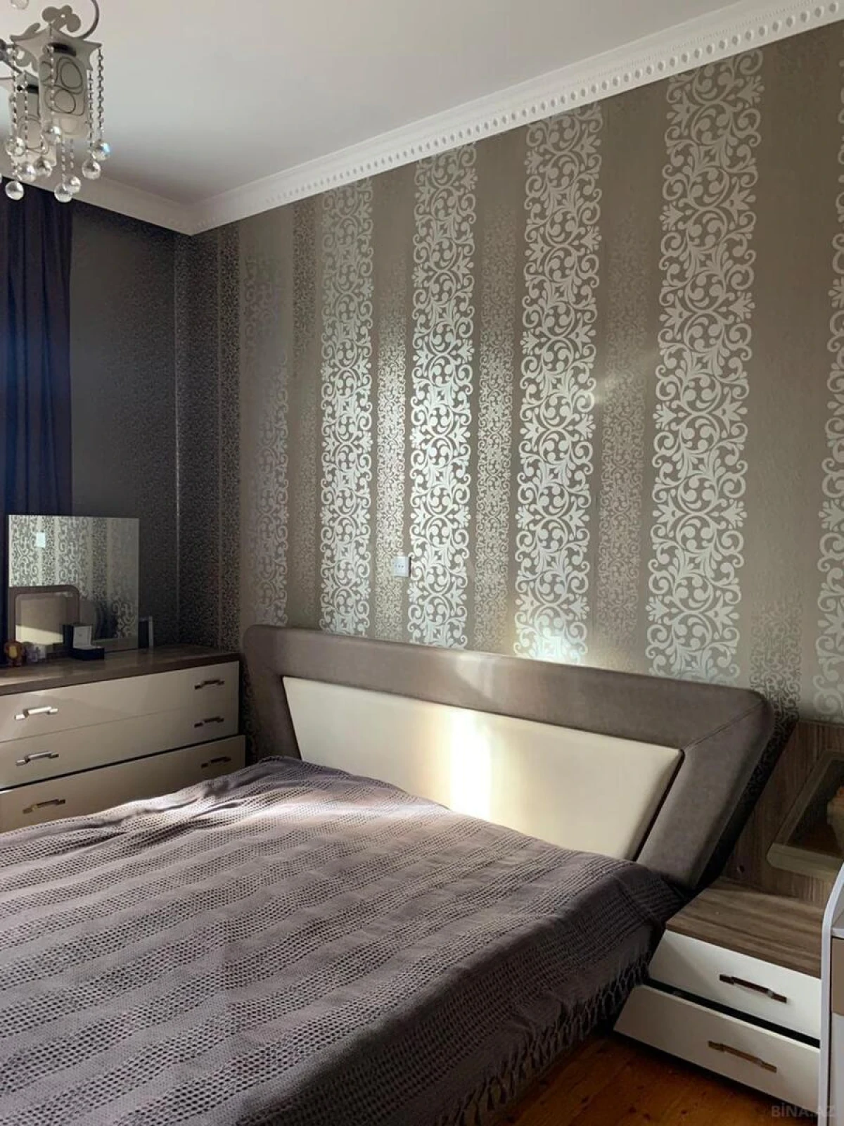 Satılır 7 otaqlı həyət evi 300 m²
