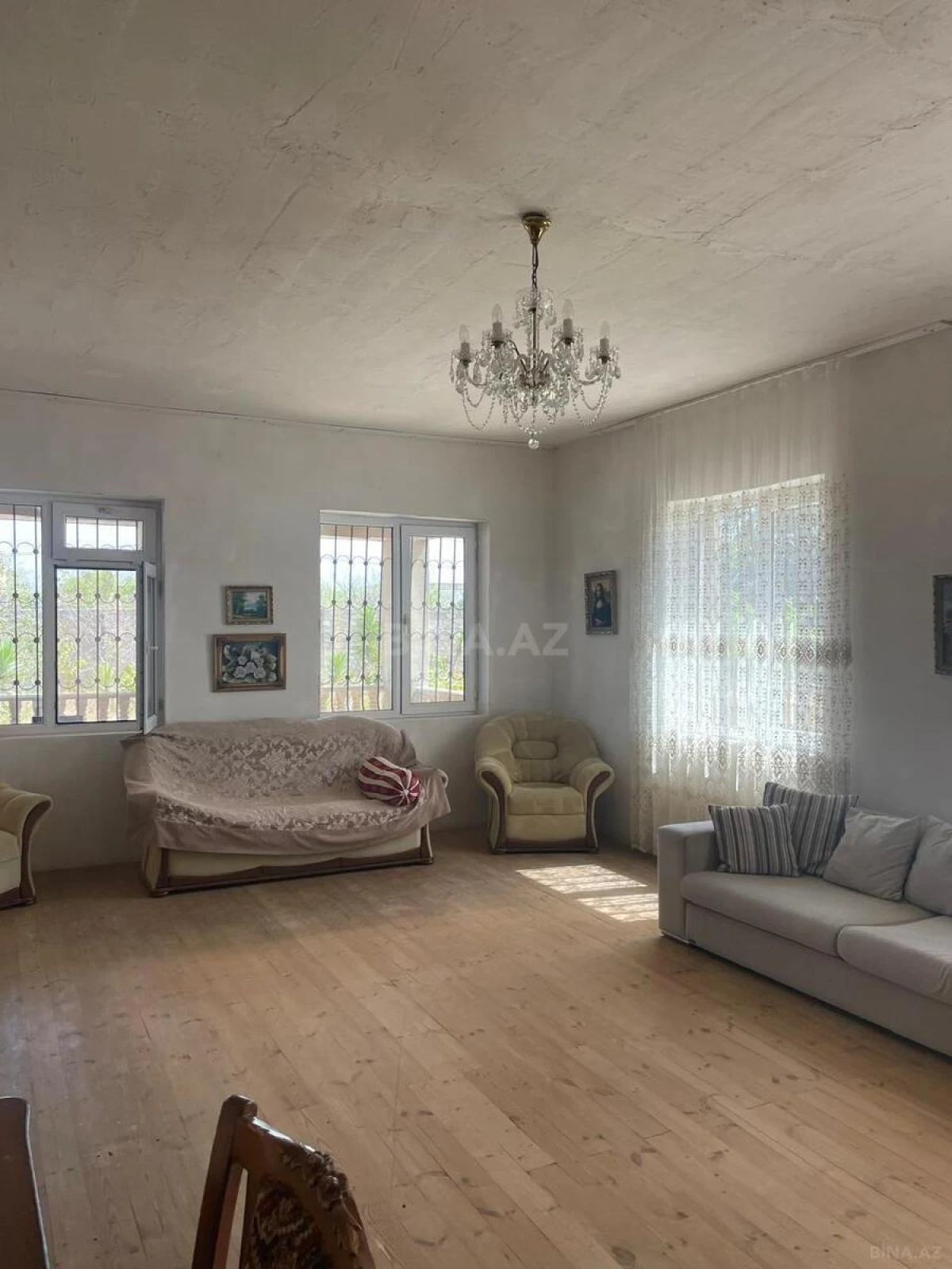 Satılır 7 otaqlı həyət evi 300 m²