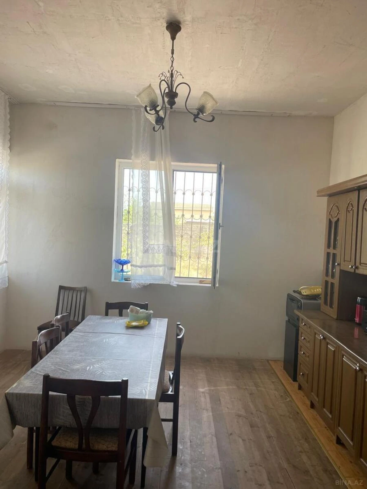 Satılır 7 otaqlı həyət evi 300 m²