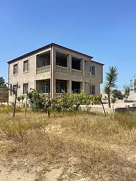 Satılır 7 otaqlı həyət evi 300 m²