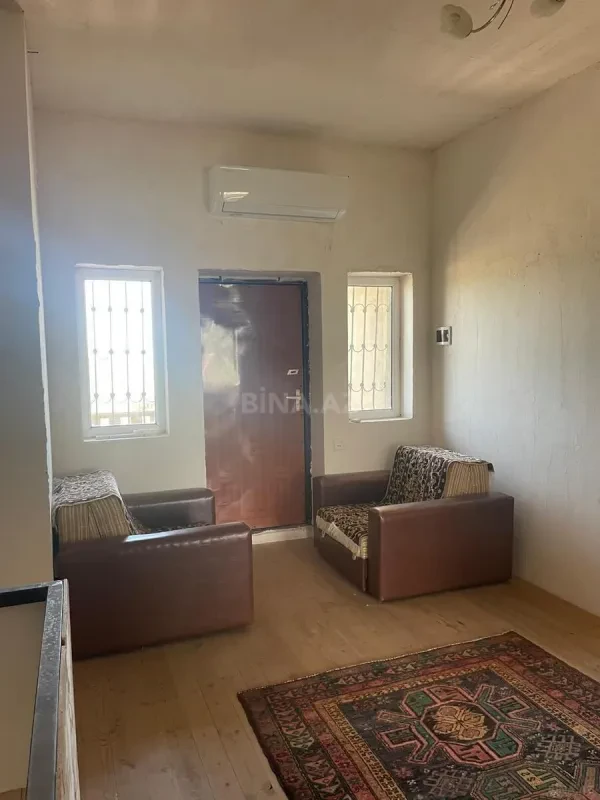 Satılır 7 otaqlı həyət evi 300 m²