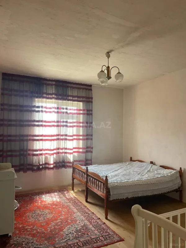 Satılır 7 otaqlı həyət evi 300 m²