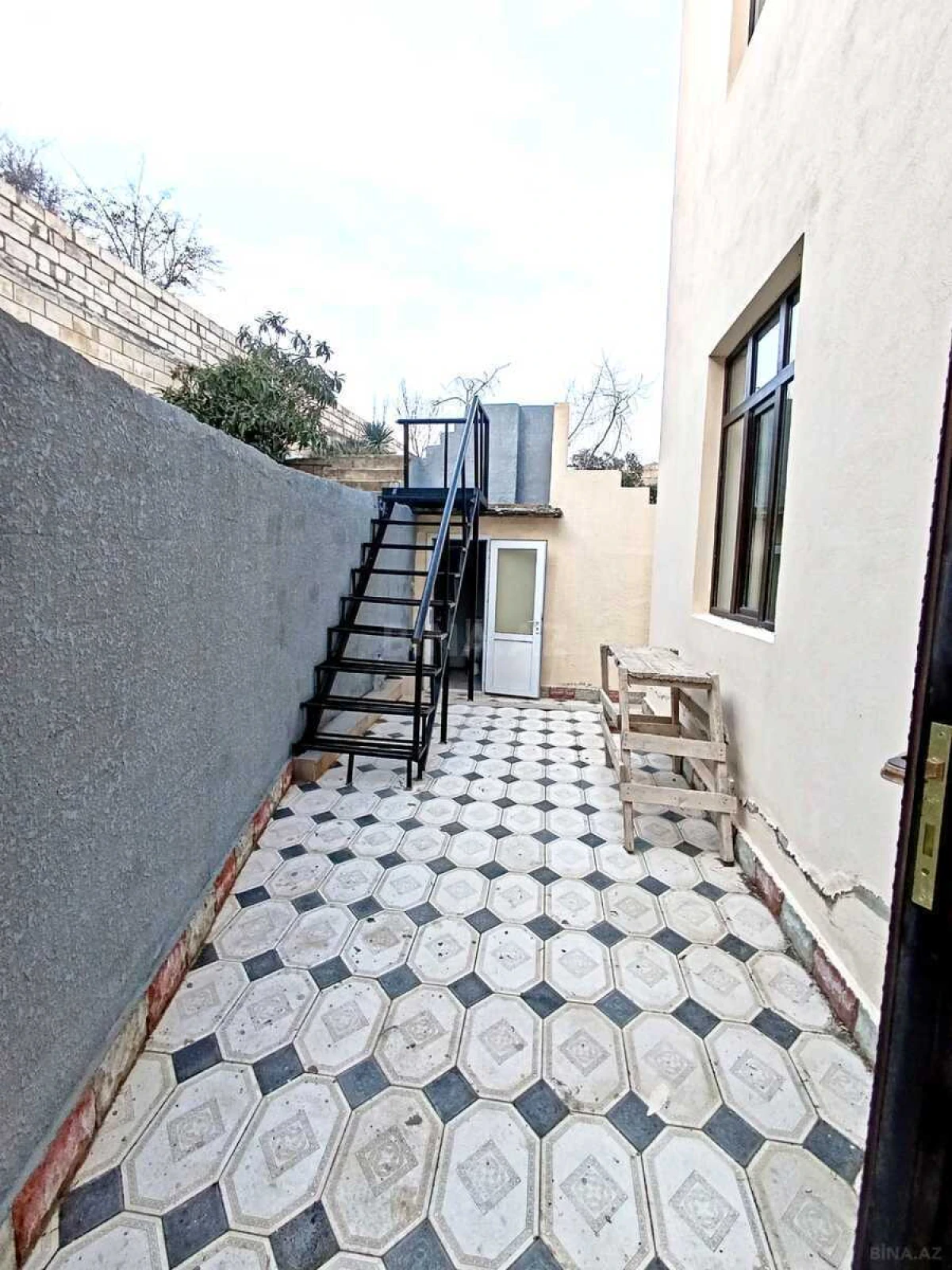 Satılır 6 otaqlı həyət evi 230 m²