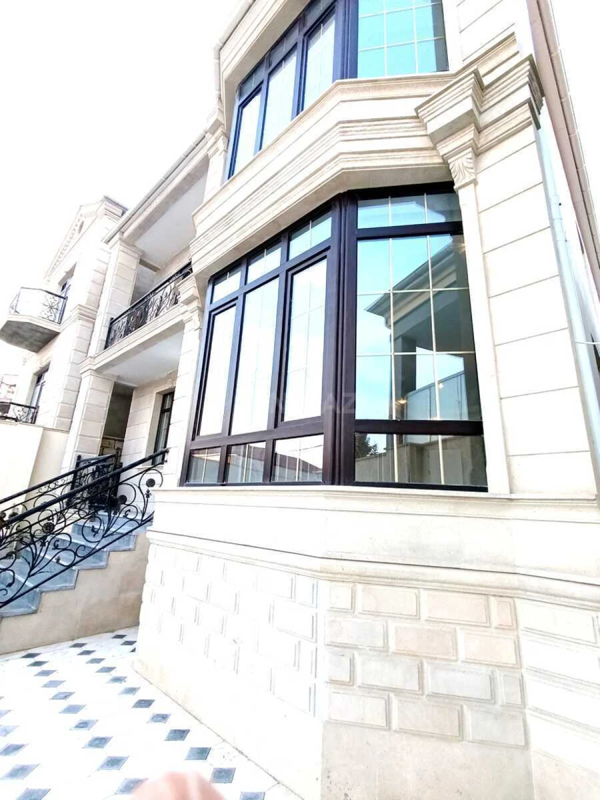 Satılır 6 otaqlı həyət evi 230 m²