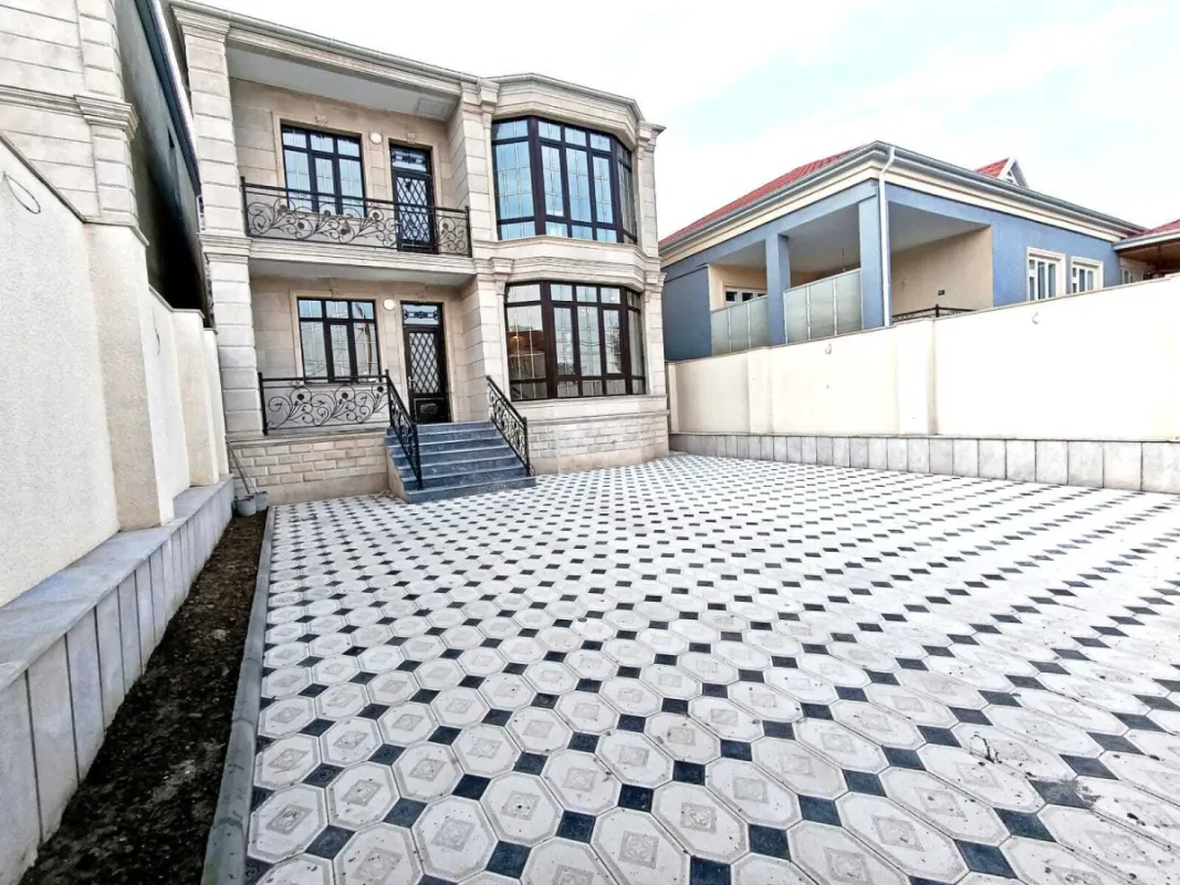 Satılır 6 otaqlı həyət evi 230 m²