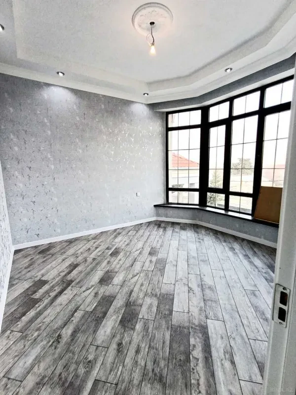Satılır 6 otaqlı həyət evi 230 m²