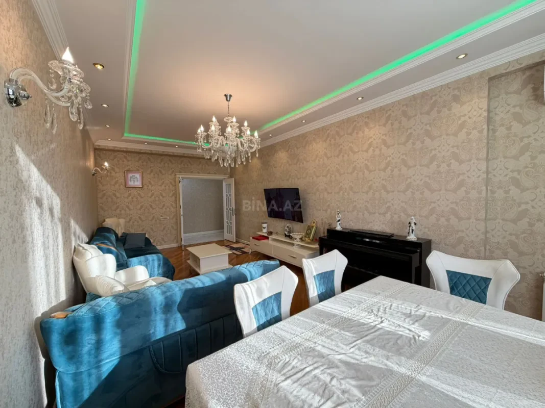 Satılır 4 otaqlı mənzil 140 m²