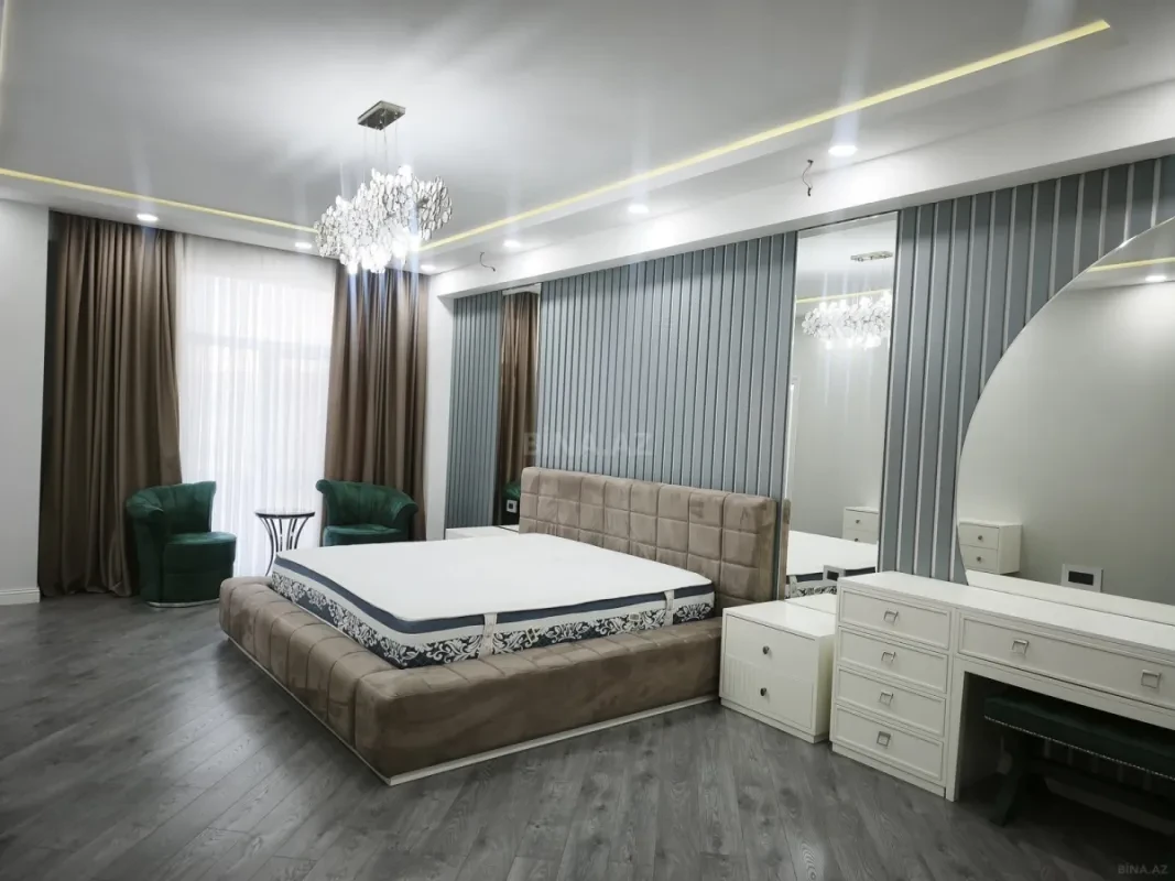 Satılır 4 otaqlı mənzil 273 m²