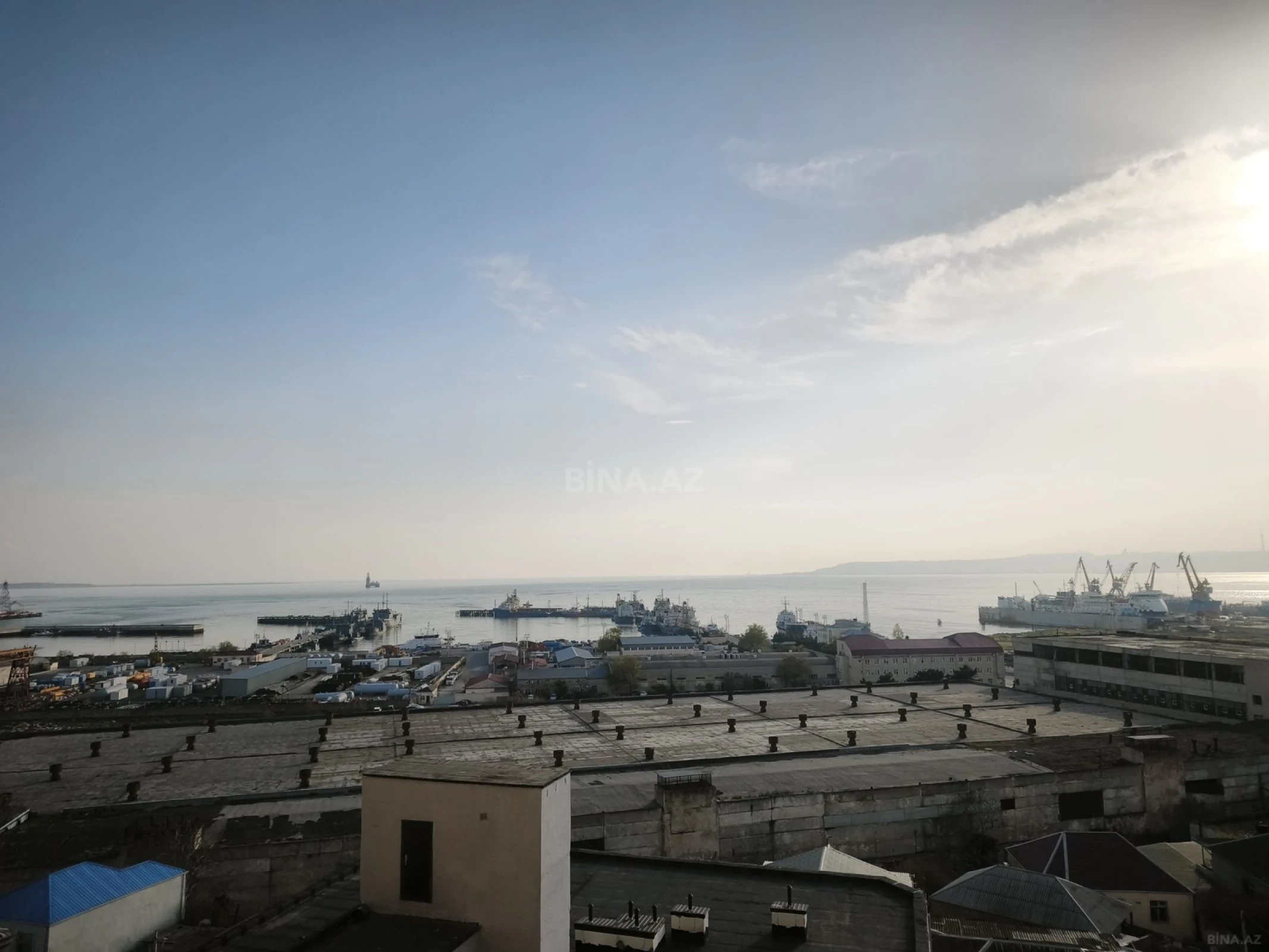 Satılır 4 otaqlı mənzil 273 m²