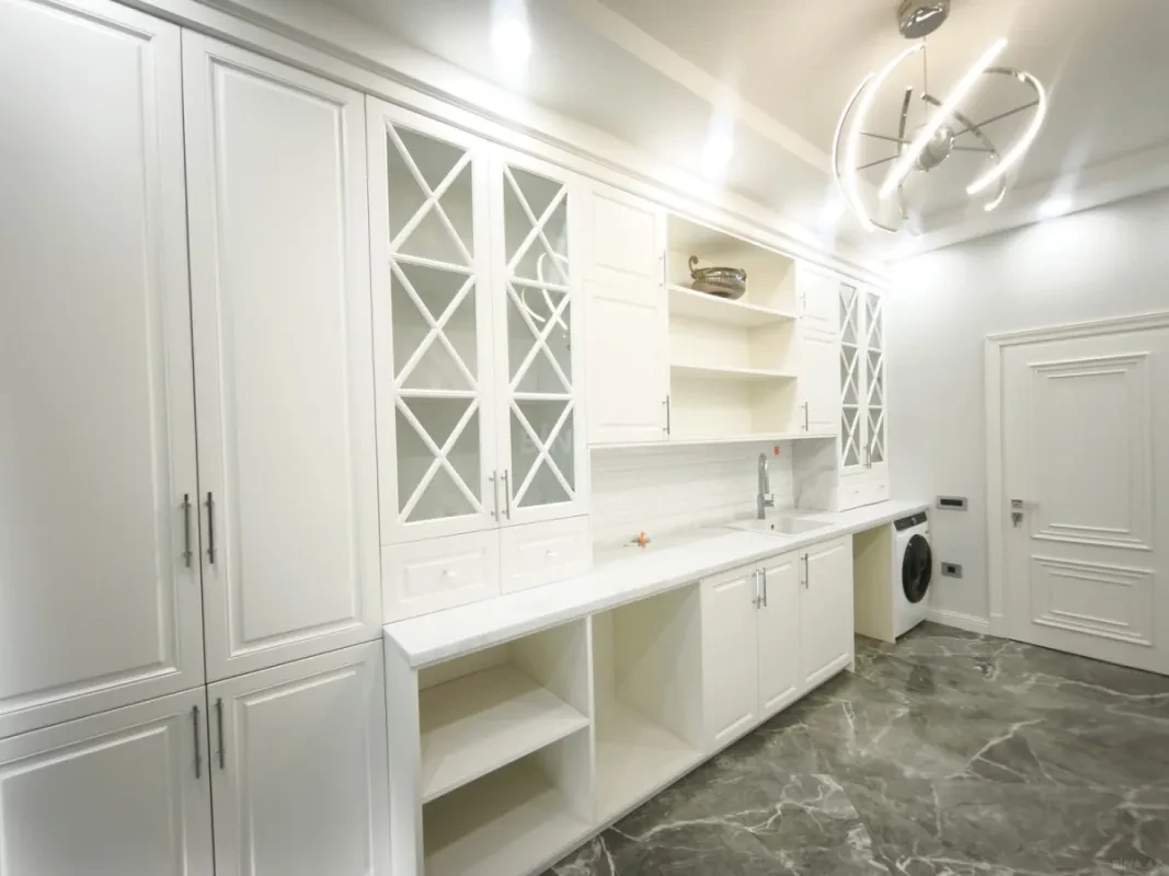 Satılır 4 otaqlı mənzil 273 m²