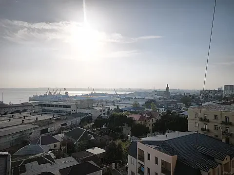 Satılır 4 otaqlı mənzil 273 m²