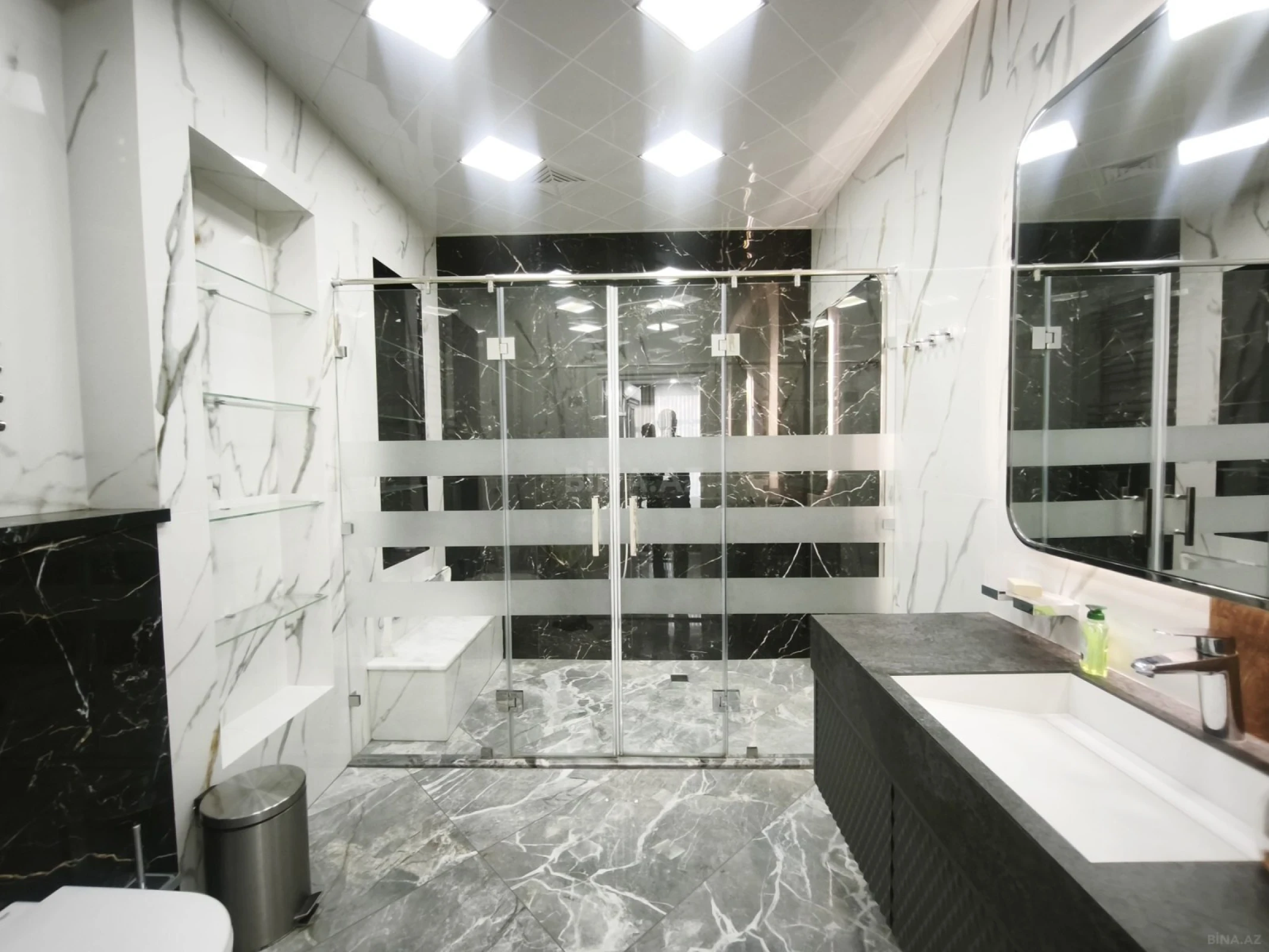 Satılır 4 otaqlı mənzil 273 m²