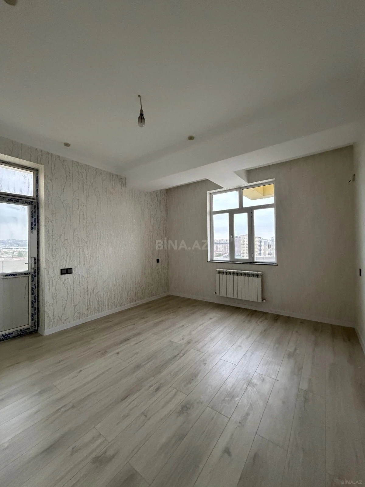 Satılır 2 otaqlı mənzil 90 m²