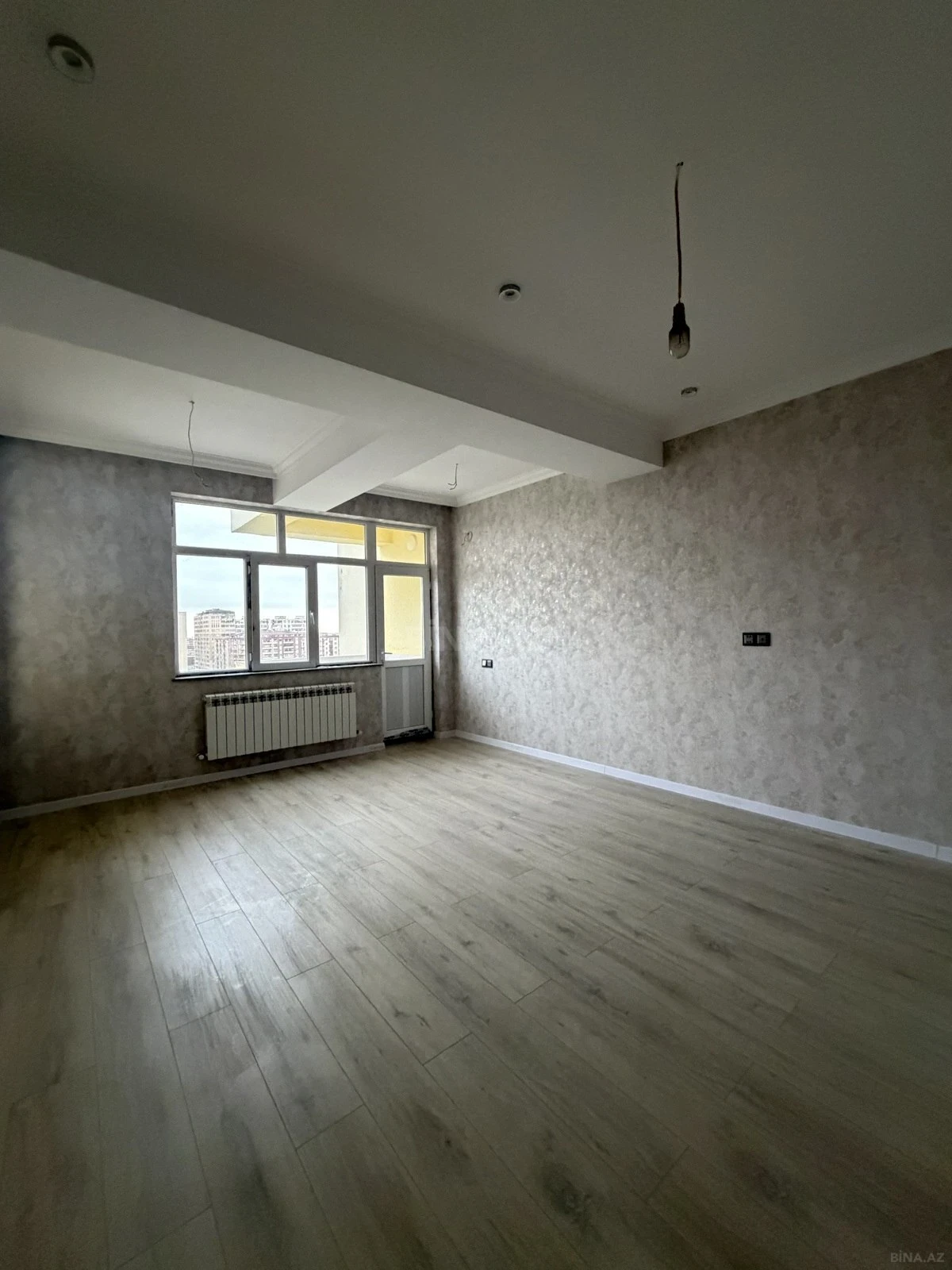 Satılır 2 otaqlı mənzil 90 m²