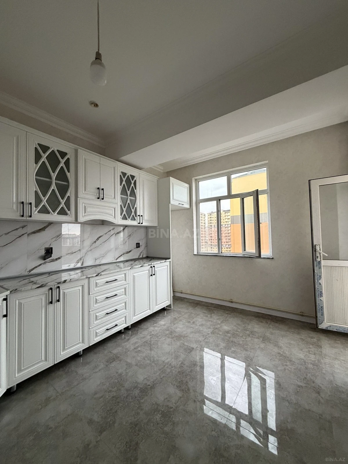 Satılır 2 otaqlı mənzil 90 m²