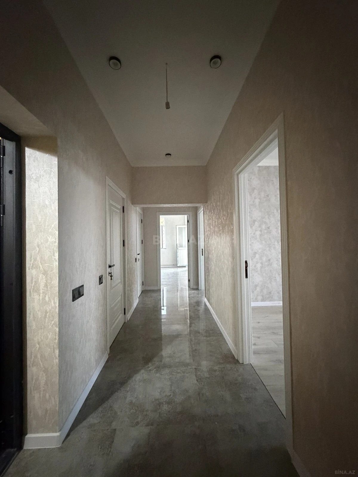 Satılır 2 otaqlı mənzil 90 m²