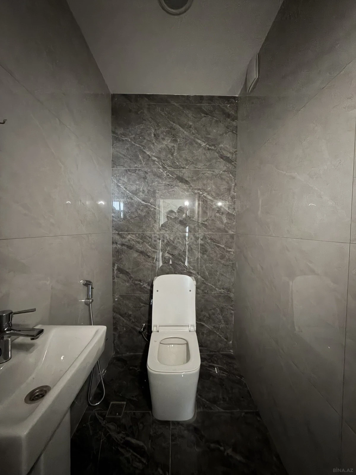 Satılır 2 otaqlı mənzil 90 m²