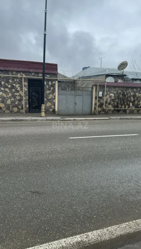Satılır 3 otaqlı həyət evi 302 m²